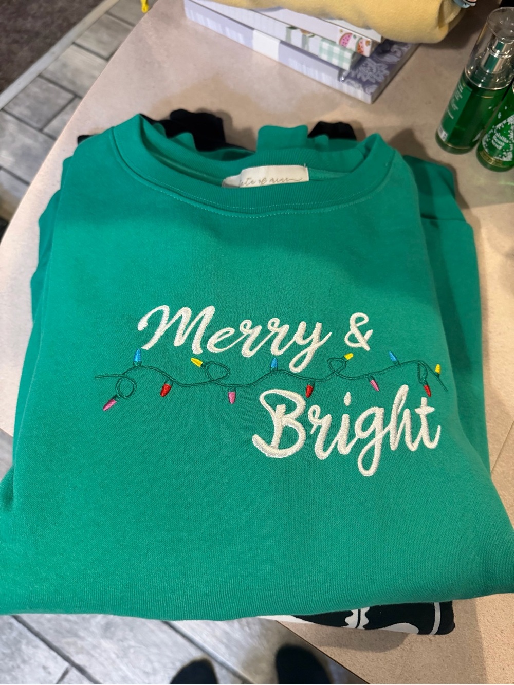 Women’s Green "Merry & Bright" Holiday Sweatshirt NWOT